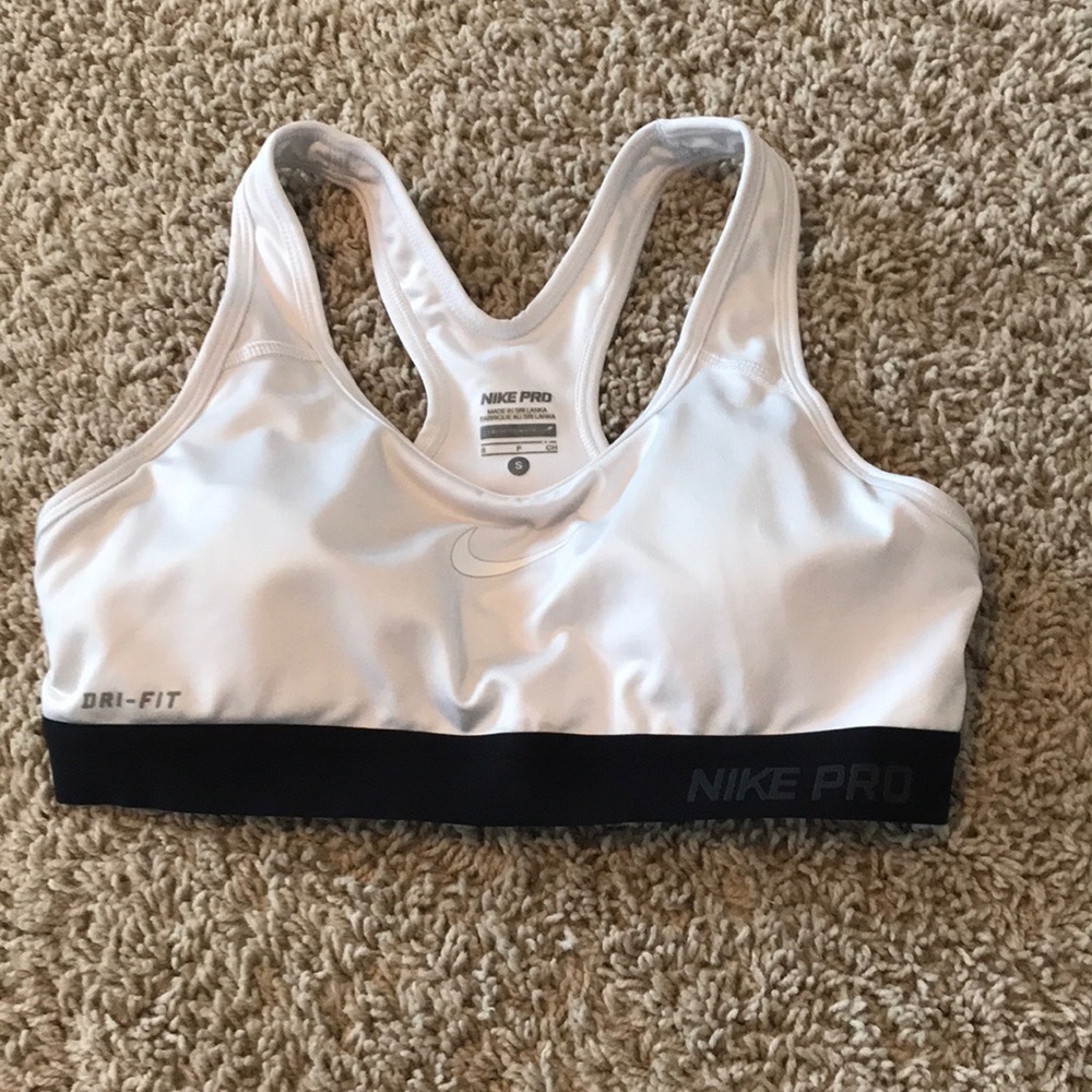 Nike pro sports bra